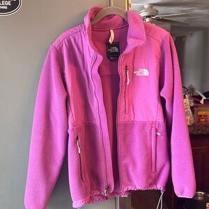 Women’s The North Face Fuchsia Denali Fleece Jacket